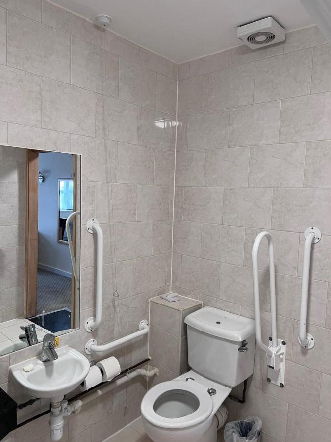 The Wiltshire Hotel, Golf And Leisure Resort Swindon Exteriör bild