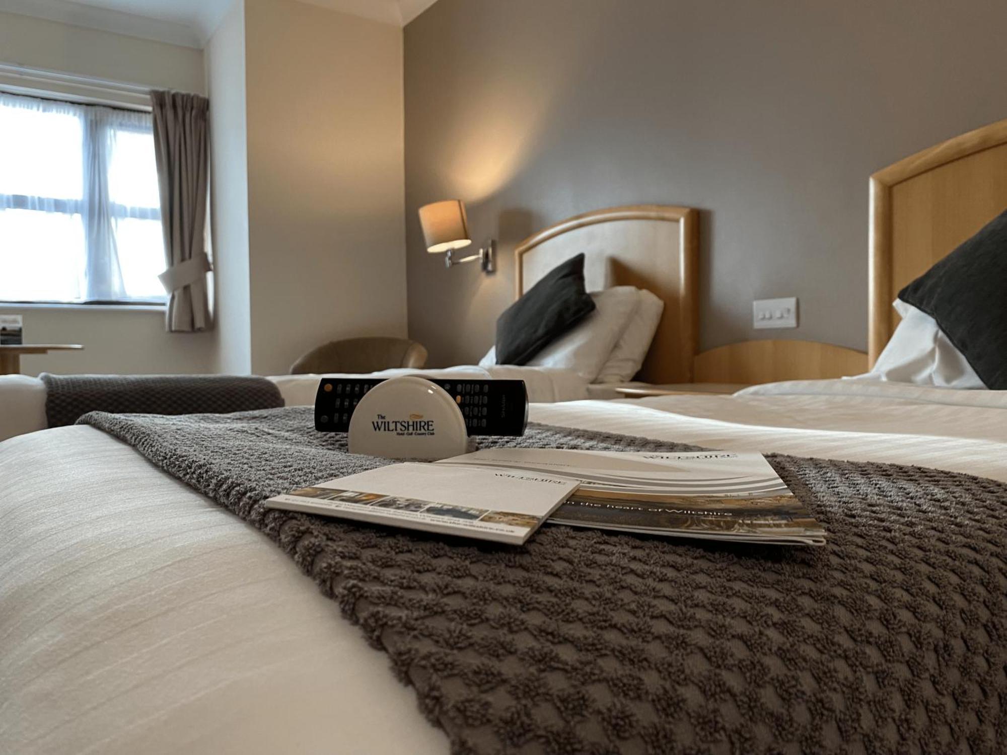 The Wiltshire Hotel, Golf And Leisure Resort Swindon Exteriör bild