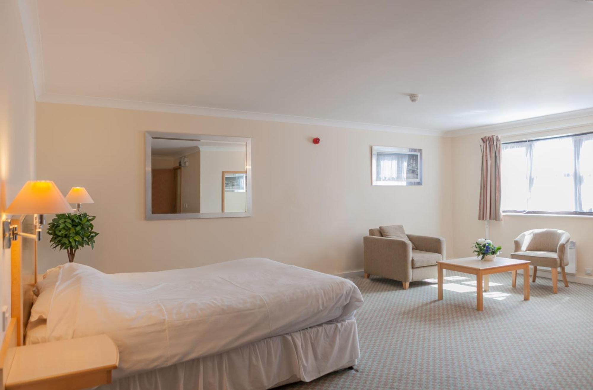 The Wiltshire Hotel, Golf And Leisure Resort Swindon Exteriör bild