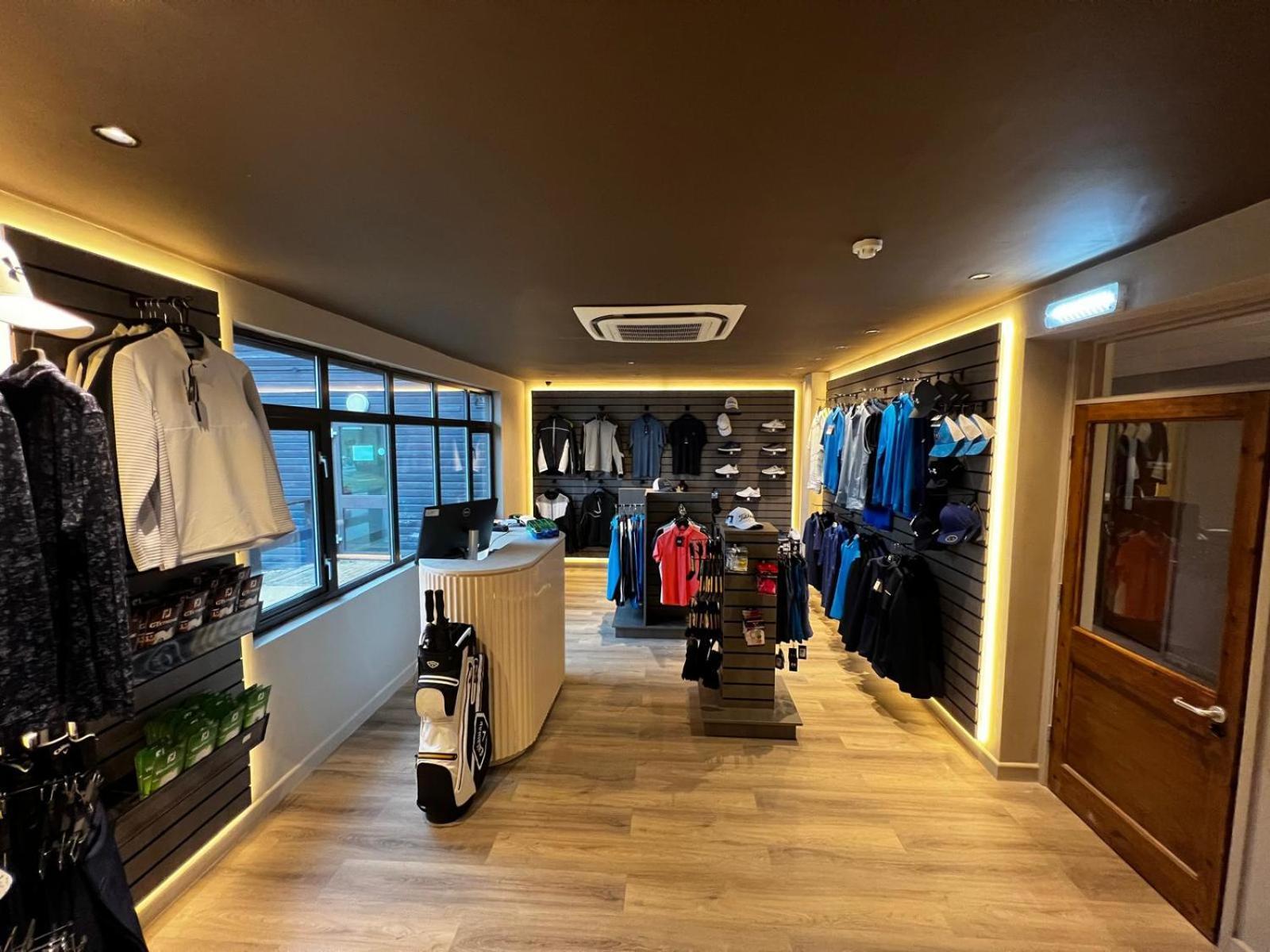 The Wiltshire Hotel, Golf And Leisure Resort Swindon Exteriör bild