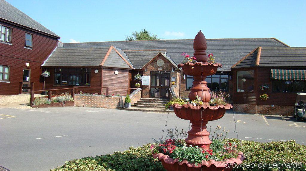 The Wiltshire Hotel, Golf And Leisure Resort Swindon Exteriör bild