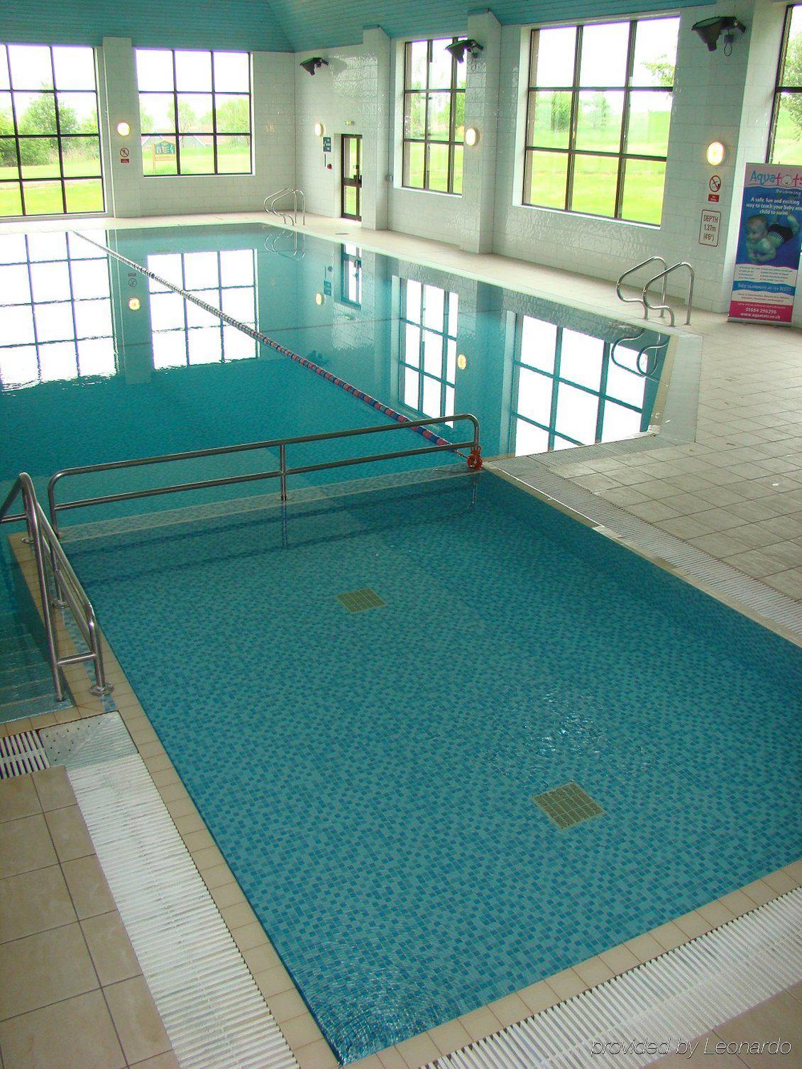 The Wiltshire Hotel, Golf And Leisure Resort Swindon Exteriör bild