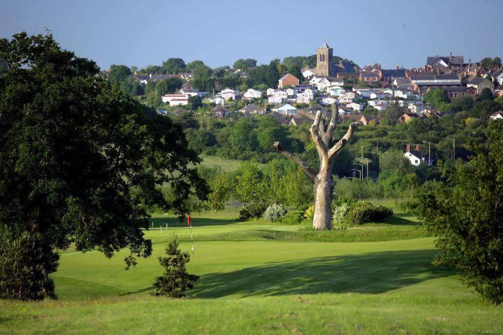 The Wiltshire Hotel, Golf And Leisure Resort Swindon Exteriör bild